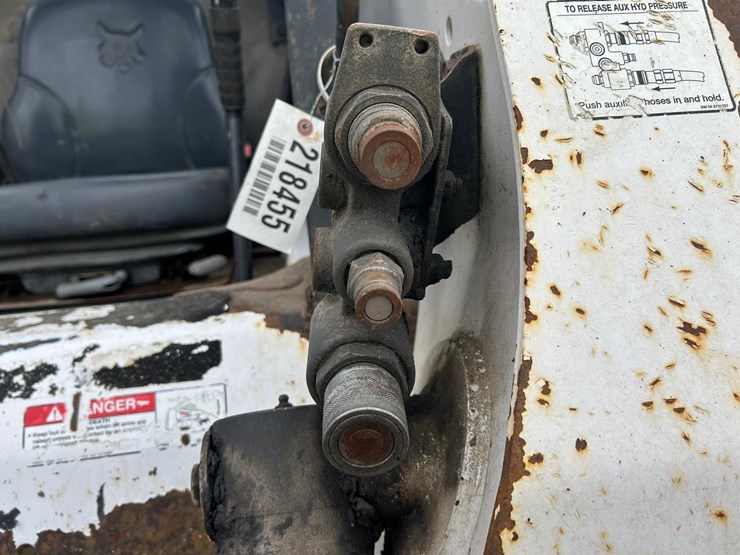 bobcat-s300-image-11