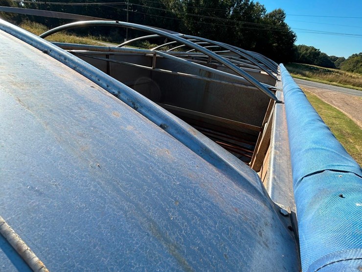 2011-magnolia-trailer-image-44