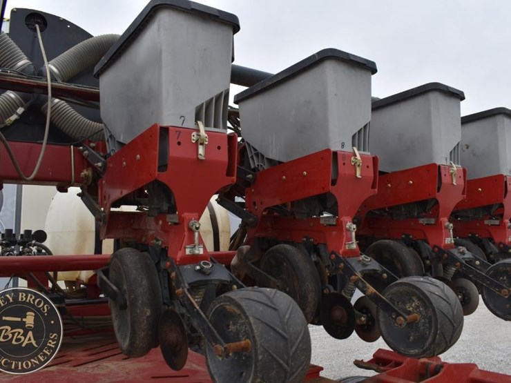 2010-case-ih-1240-image-30