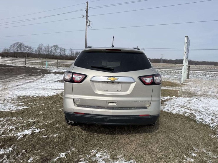 2015-chevrolet-traverse-image-3