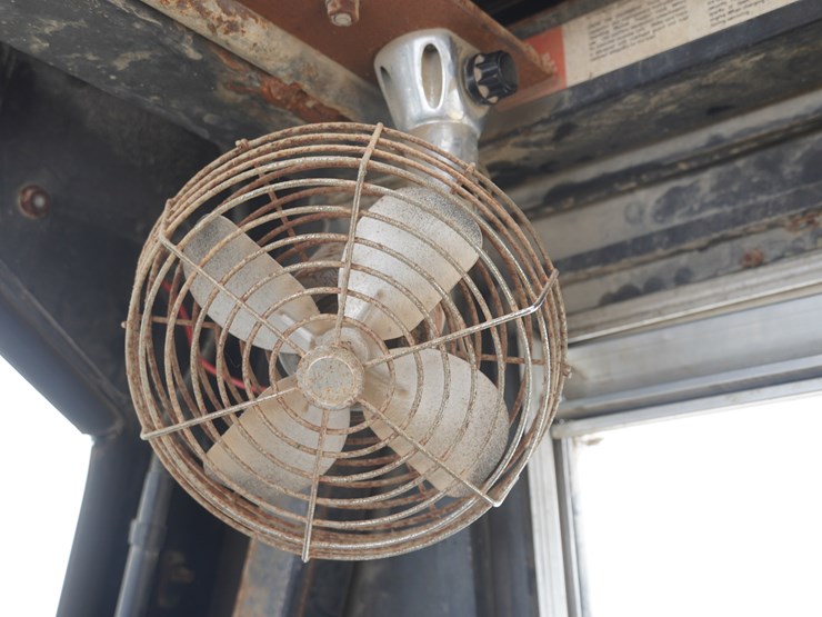 #106-•-hyster-135-forklift-image-17