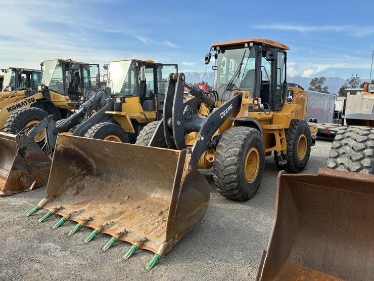 2019-deere-624l-image-1