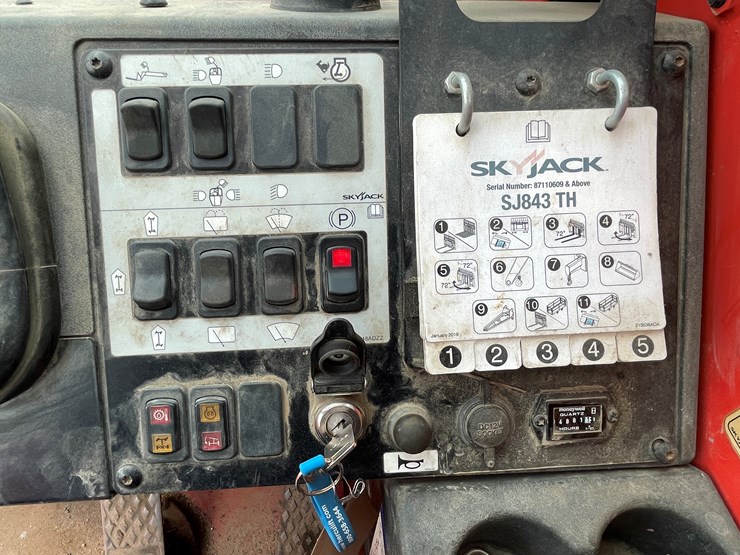#129-•-2018-skyjack-sj843-telehandler-image-49