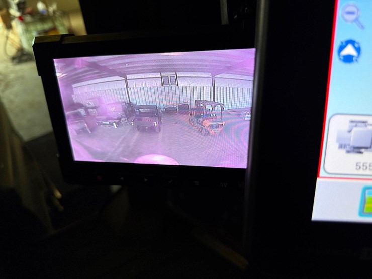 2022-white-251-image-52