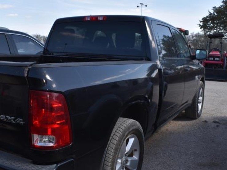 2014-dodge-1500-image-5