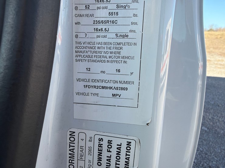 2017-ford-transit-image-18