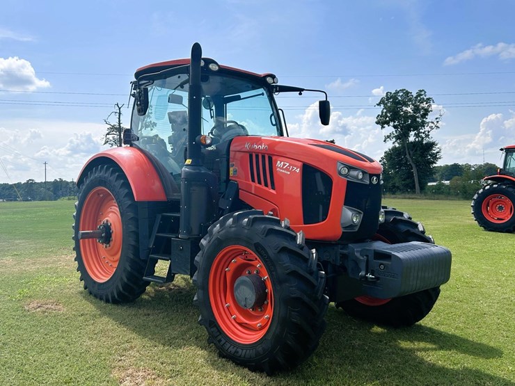 2023-white-251-image-3