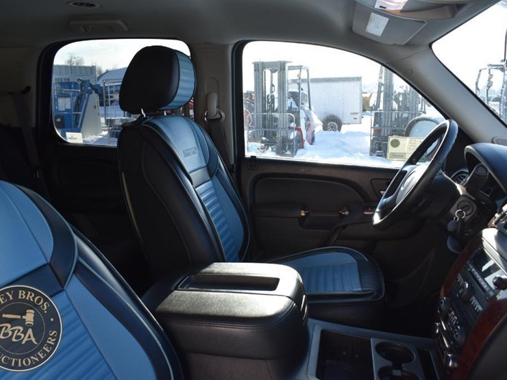 2013-chevrolet-tahoe-ls-image-35