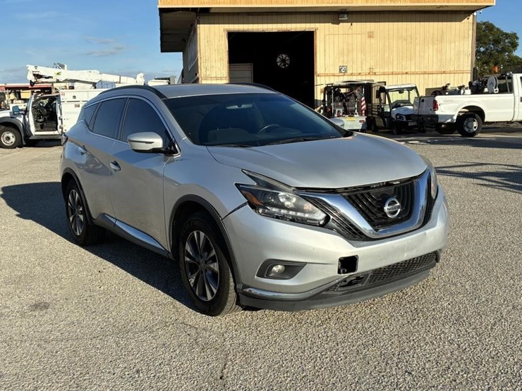 2018-nissan-murano-sv-image-2