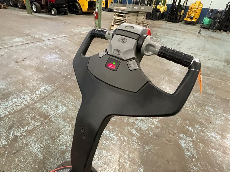 #231-•-toyota-ride-on-electric-pallet-jack-image-18