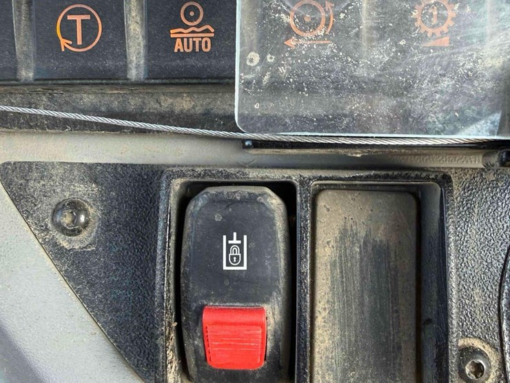 2023-caterpillar-938m-image-16