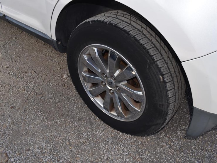 2010-ford-edge-image-7