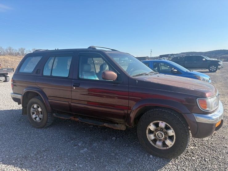 1999-nissan-pathfinder-le-image-3