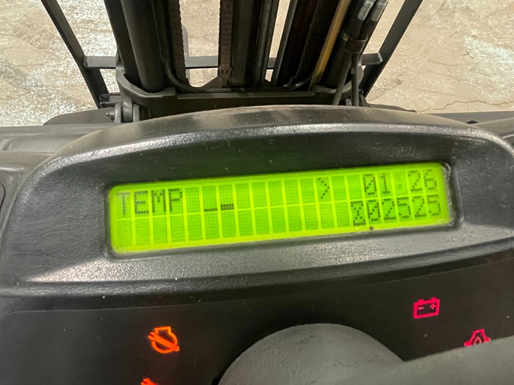 #176-•-2011-yale-propane-forklift-image-47