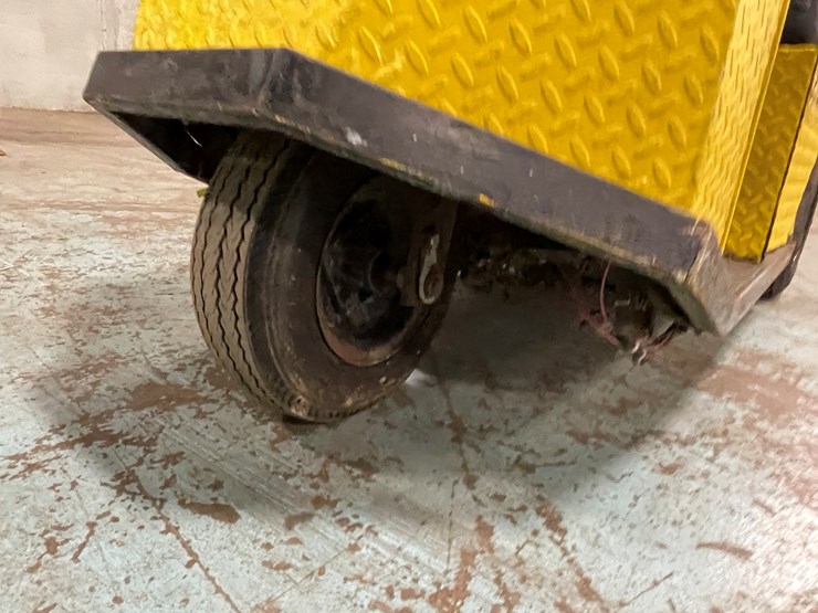 #192-•-textron-e-z-go-electric-warehouse-vehicle-image-8