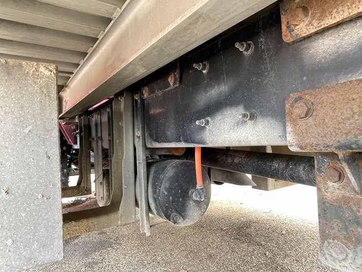 2018-peterbilt-337-image-22