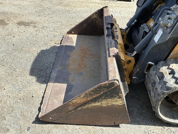 2021-deere-317g-image-5