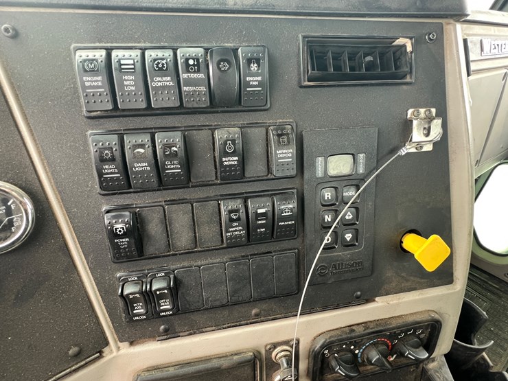 western-star-4700sb-image-31