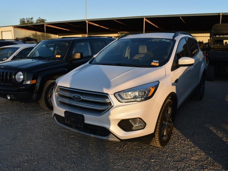 2018-ford-escape-image-1
