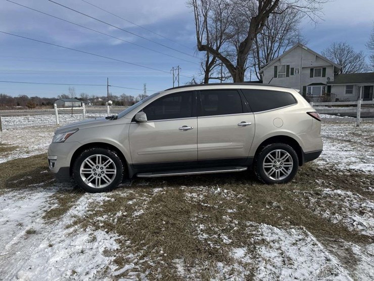 2015-chevrolet-traverse-image-1