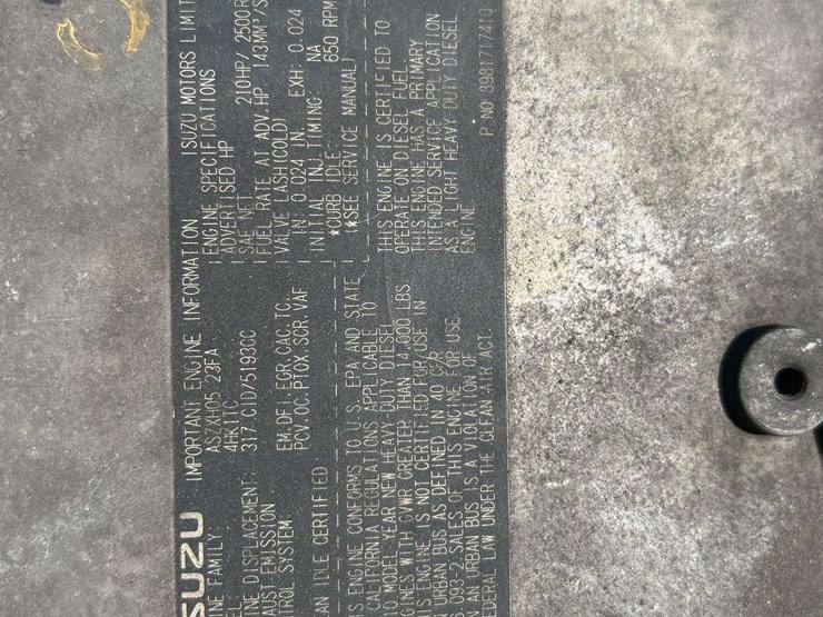 2011-isuzu-nrr-image-10