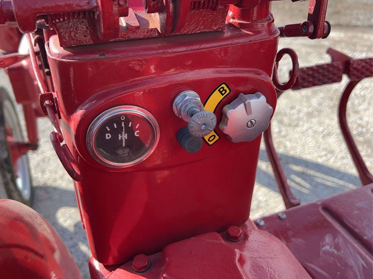 farmall-130-image-51