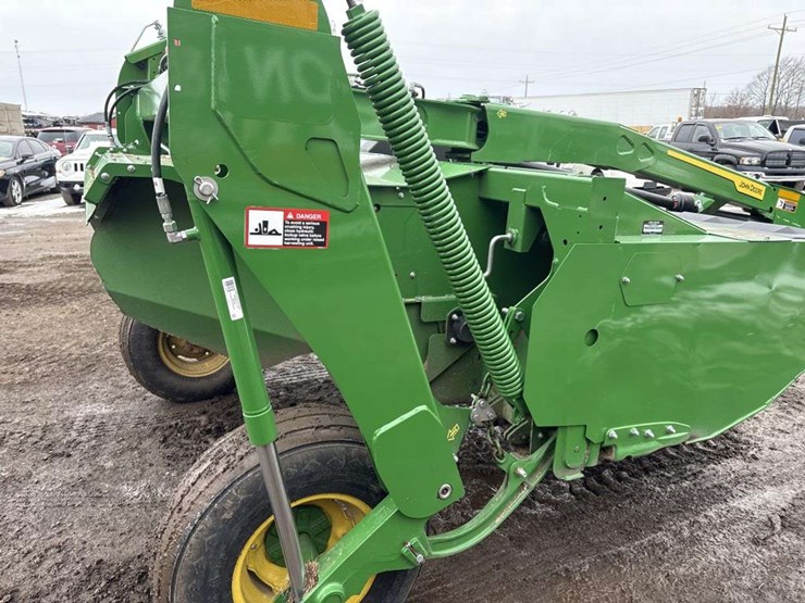 2025-john-deere-s250-image-15