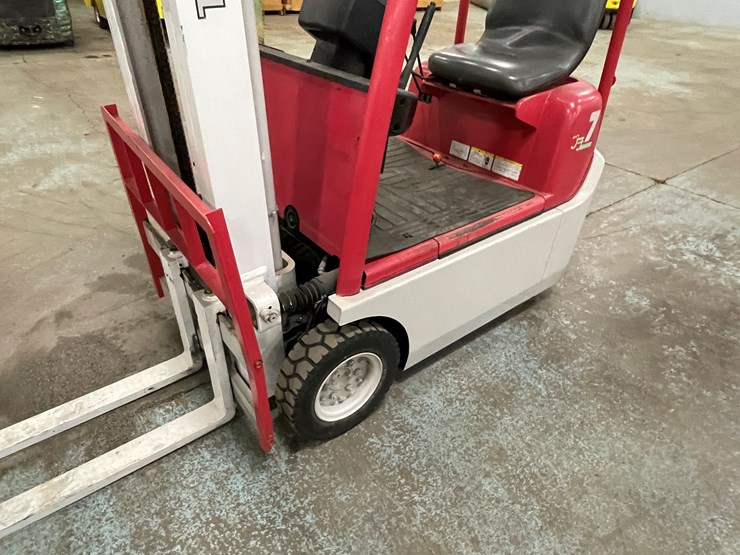 #185-•-toyota-7-runner-electric-forklift-image-13