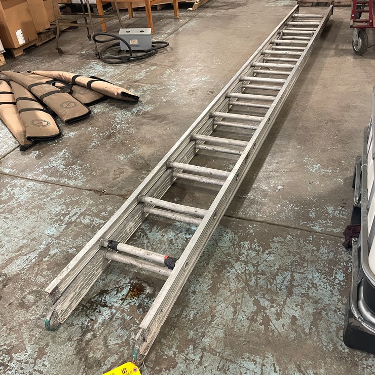 #7653 • Aluminum Extension Ladder