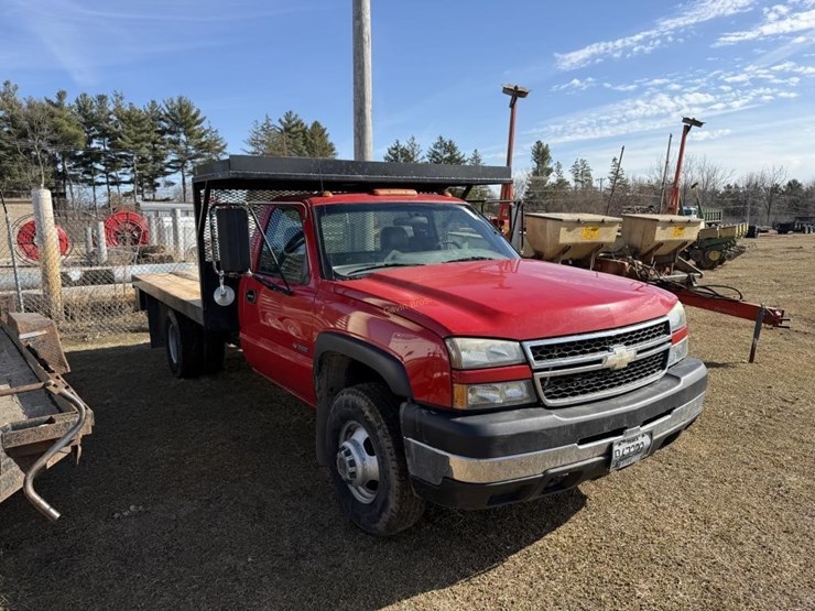2007-chevrolet-3500-image-3