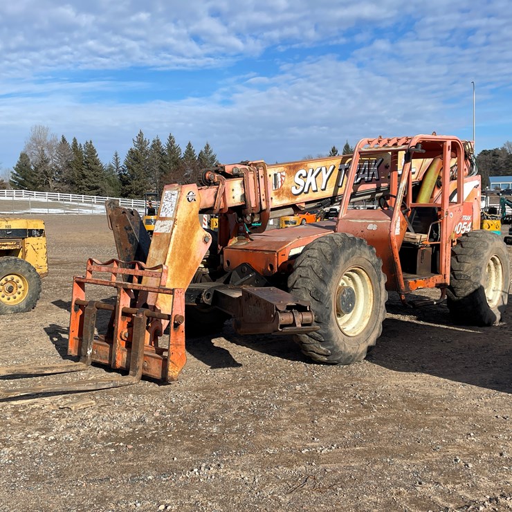 2017 SKY TRAK 10054
