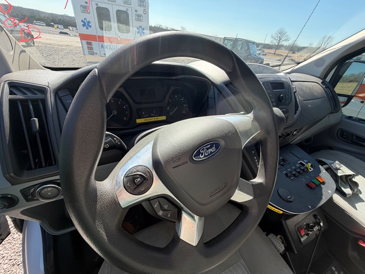 2019-ford-transit-image-16