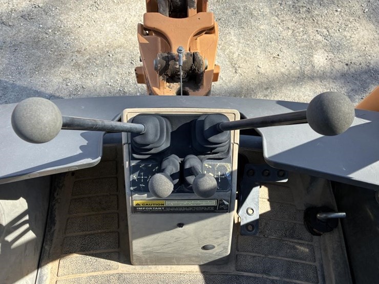 2007-case-580sm-image-31