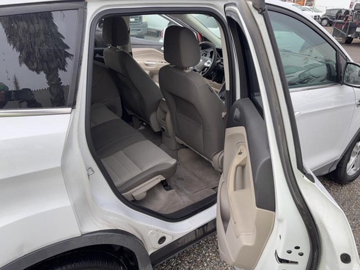 2013-ford-escape-se-image-10