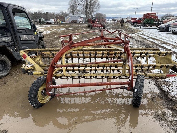 new-holland-258-image-5