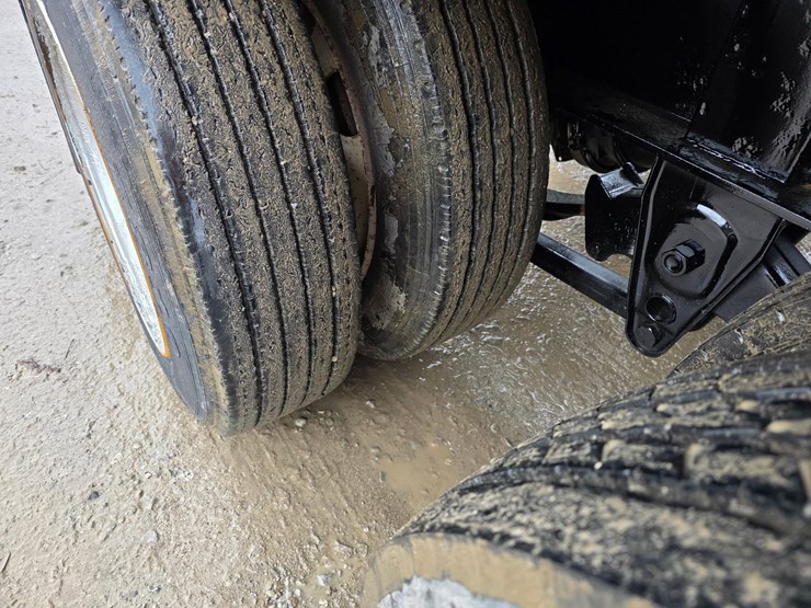 freshly-refurbished!-2016-kbh-fertilizer-tender-trailer---isuzu-diesel-image-12