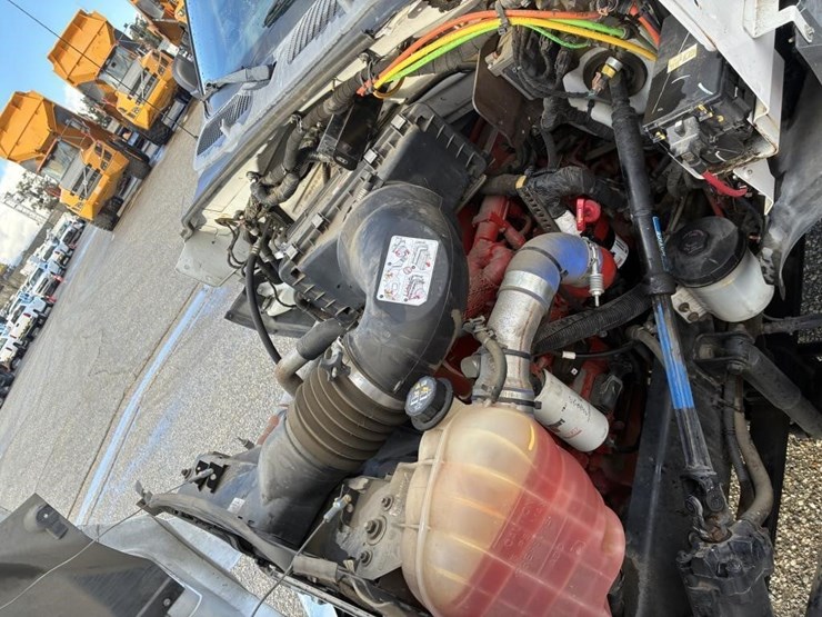 2015-ford-f650-image-6