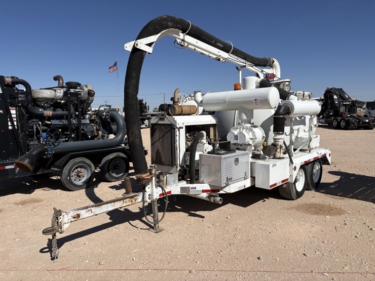 jays-inc-1000pd-t/a-bumper-pull-hydrovac-trailer-image-1