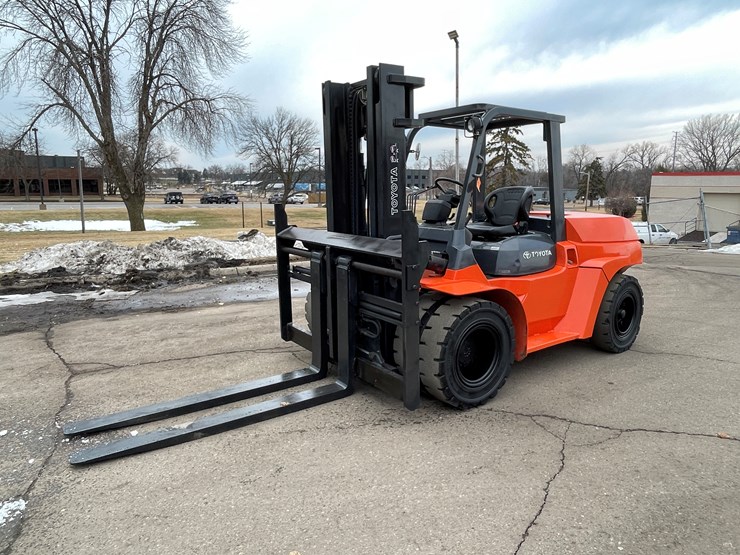 toyota-7fdu70-image-1