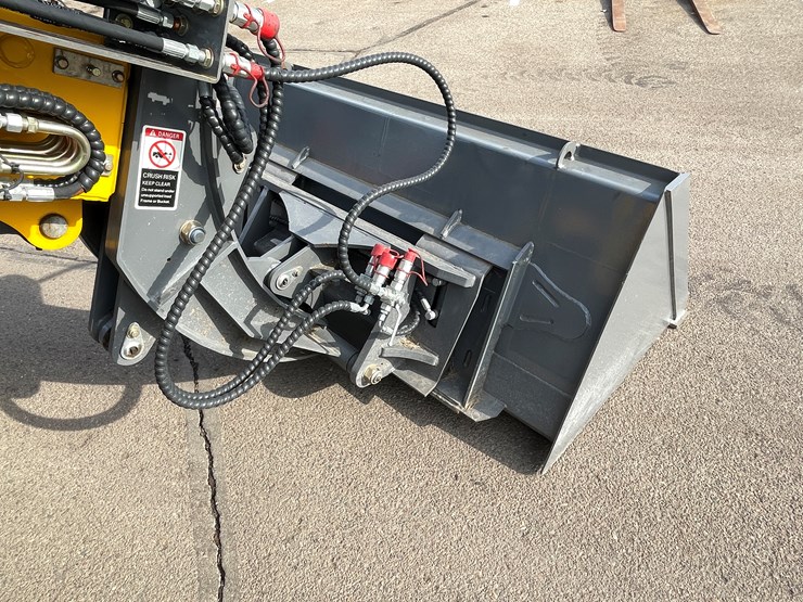 #114-•-new-magnum-3300p-telescoping-wheel-loader-image-47