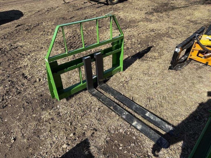 new-kivel-48"-universal-attach-pallet-forks-image-2