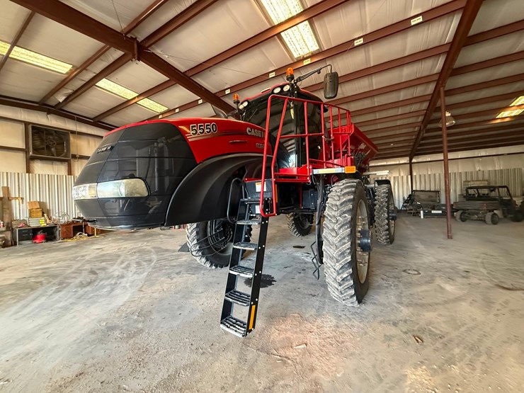 2022-white-251-image-3