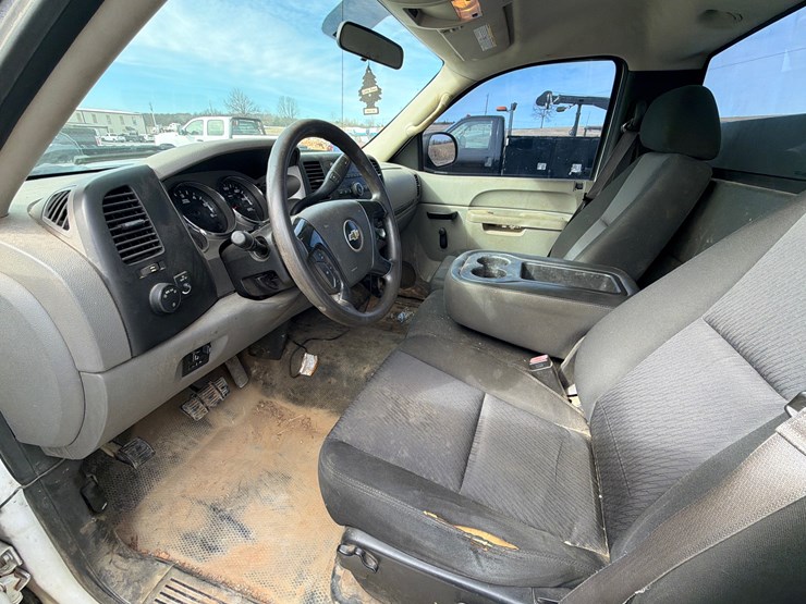 2014-chevrolet-2500hd-image-14