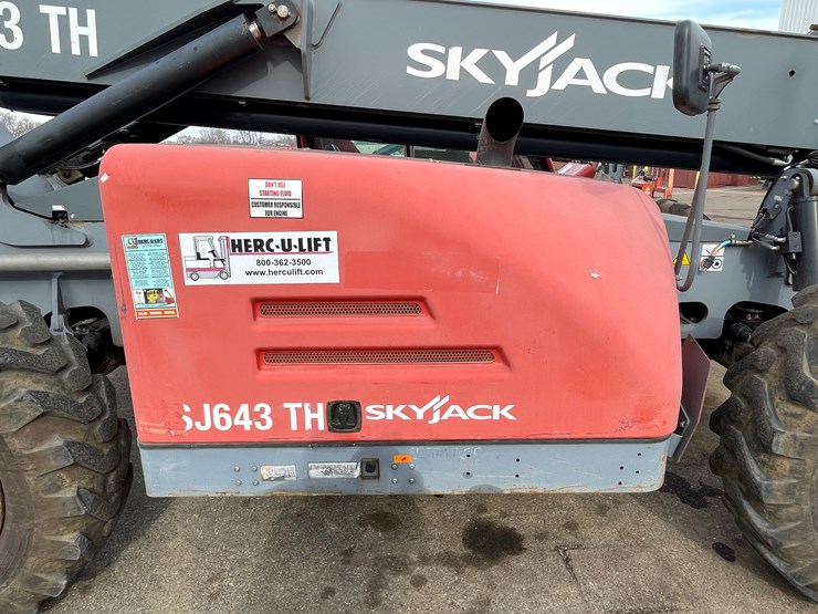 #132-•-2017-skyjack-sj643-telehandler-image-30