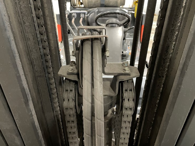 #177-•-2016-toyota-propane-forklift-image-16