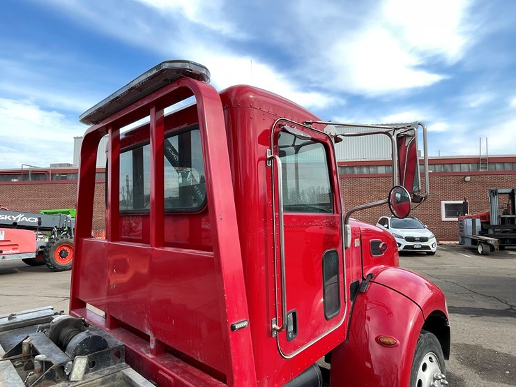 2018-peterbilt-337-image-49