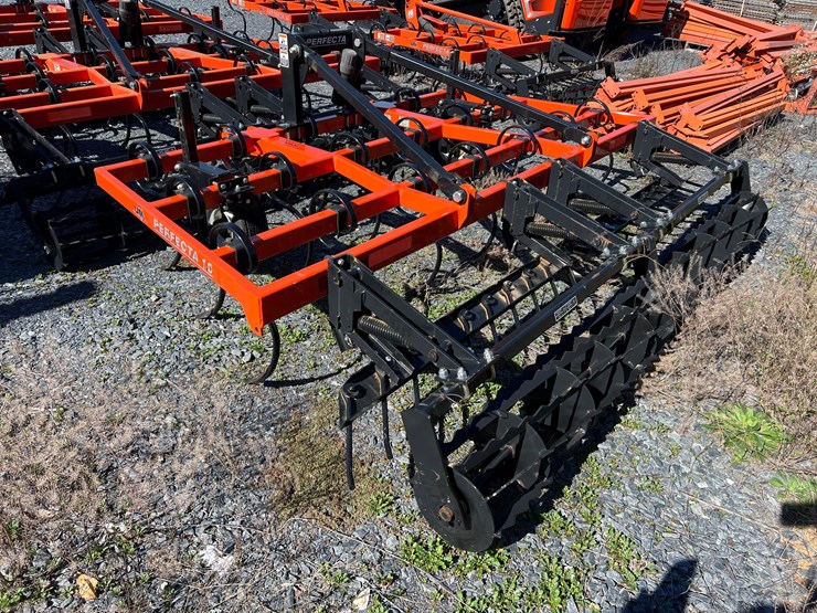 2023-white-251-image-9