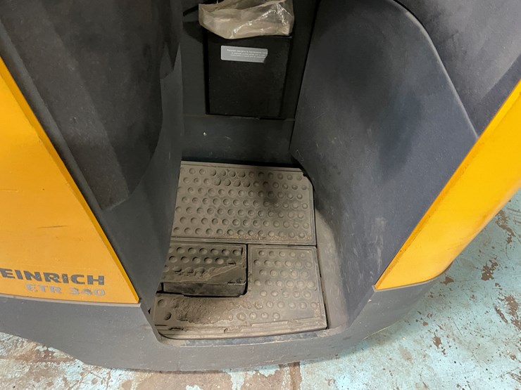 #224-•-jungheinrich-ride-on-electric-reach-truck-image-10