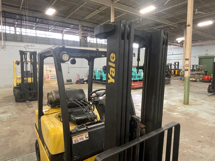 #176-•-2011-yale-propane-forklift-image-27