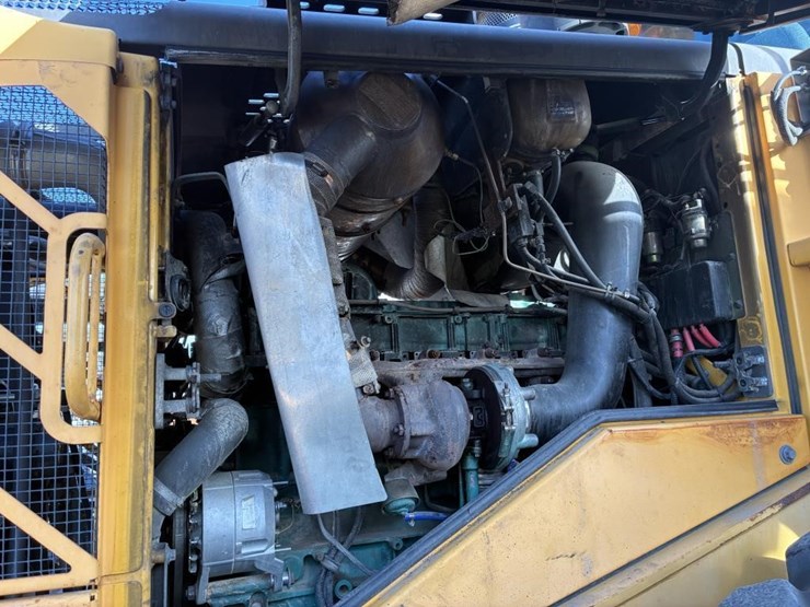 2007-volvo-l11oe-wheel-loader-image-32